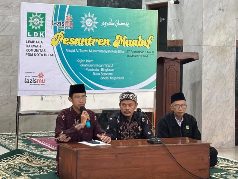 LDK PDM Kota Blitar Gelar Pesantren Mualaf dan Santunan Ramadan