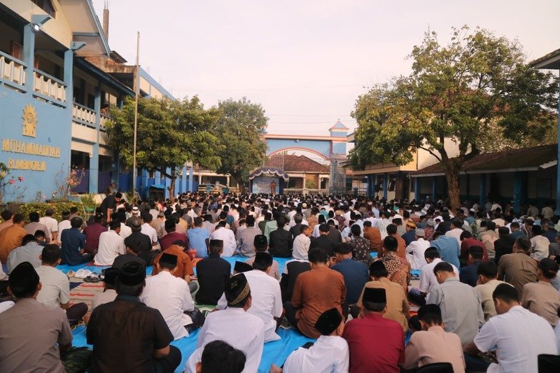 Lautan Jamaah Padati Blimbingrejo, Pesan Mati Anytime Menggetarkan Salat Idulfitri 1447 H