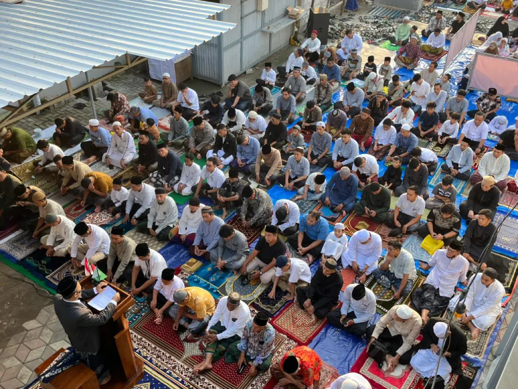 Jamaah Membludak, Salat Idulfitri di Masjid Ar Royyan Sidoarjo Dijaga Banser