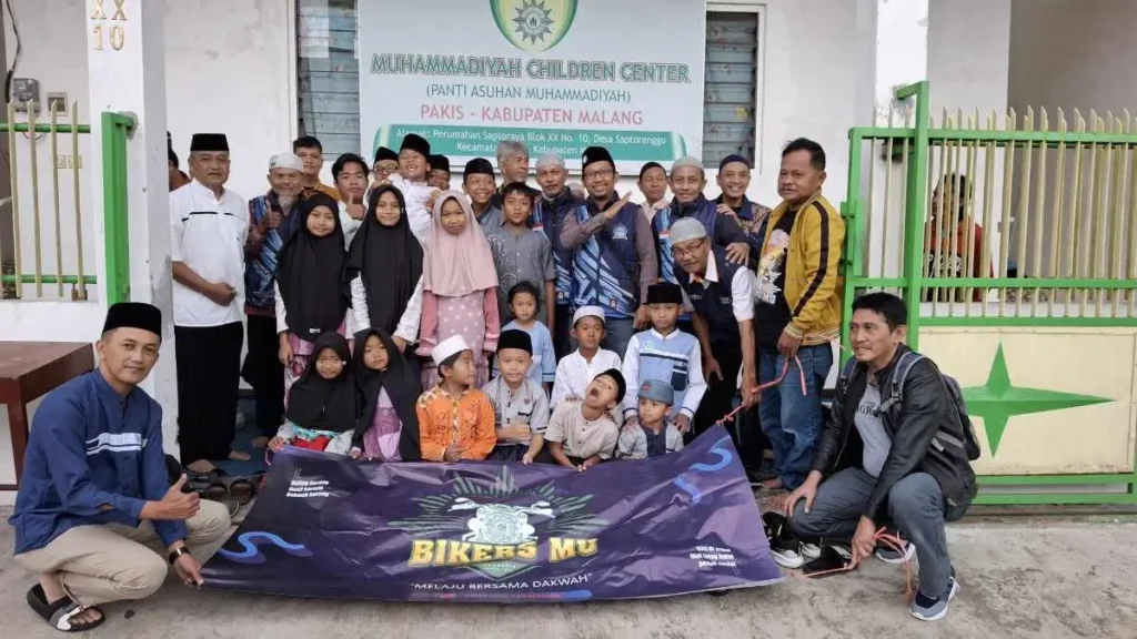 Aksi Nyata BikersMu Malang Menyantuni Anak Yatim