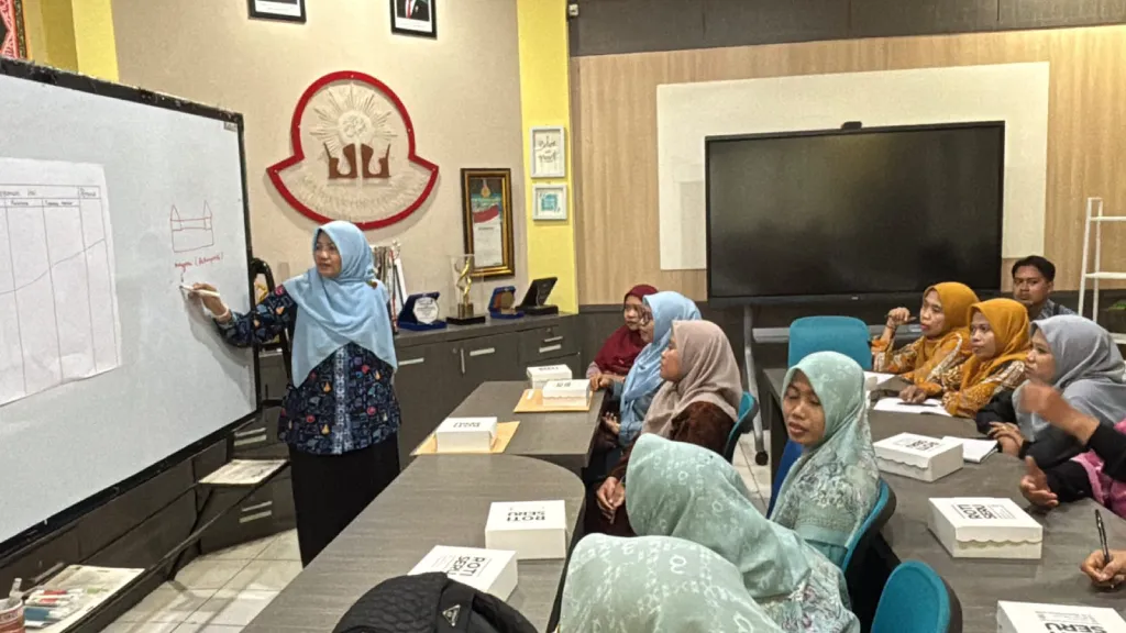 Teacher’s Lab SD Muhammadiyah Manyar Gresik Tembus Bandung dan Jepang
