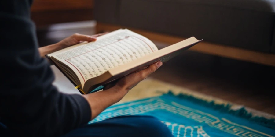 Iman sebagai Kompas Hidup Menuju Kebahagiaan Hakiki