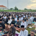 6.000 Jamaah Dukun Gresik Padati Salat Idulfitri, Khatib Soroti Fitrah dan Kepedulian Global