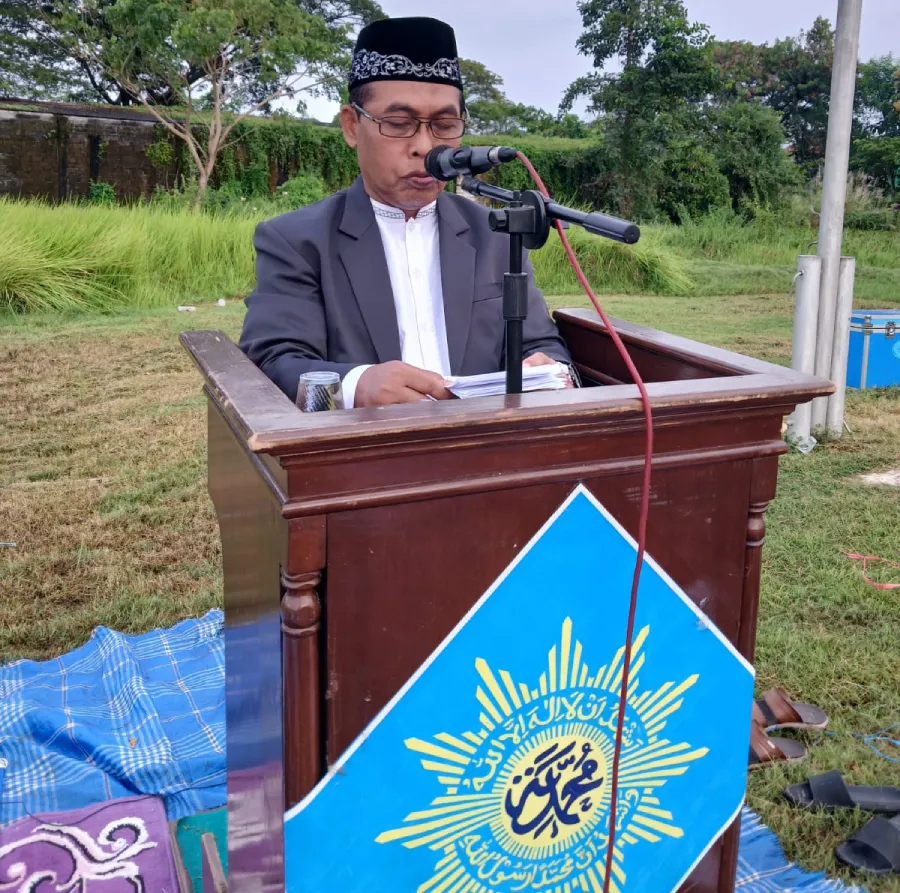 6.000 Jamaah Dukun Gresik Padati Salat Idulfitri, Khatib Soroti Fitrah dan Kepedulian Global