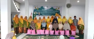 Indahnya Berbagi di Bulan Ramadan, PCA Kebomas Salurkan 100 Paket Sembako