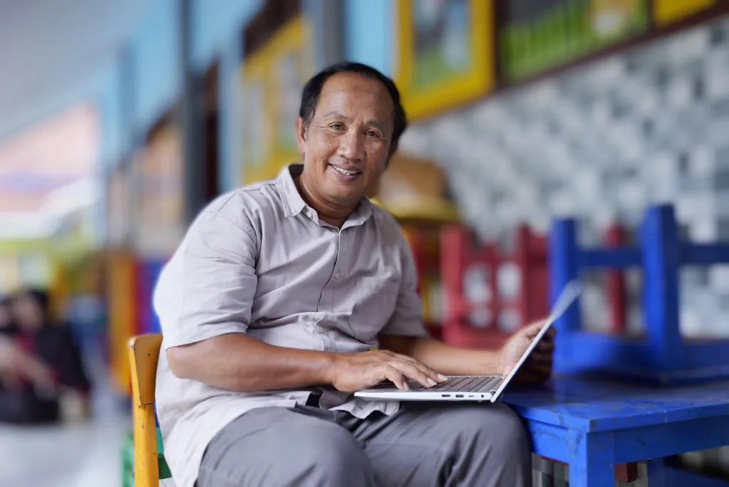 Dari Sarangan ke Surabaya: Siapa di Balik Logo PWMU.CO?