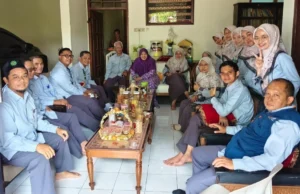 Silaturahmi Idulfitri, RSU Muhammadiyah Ponorogo Kunjungi Sesepuh