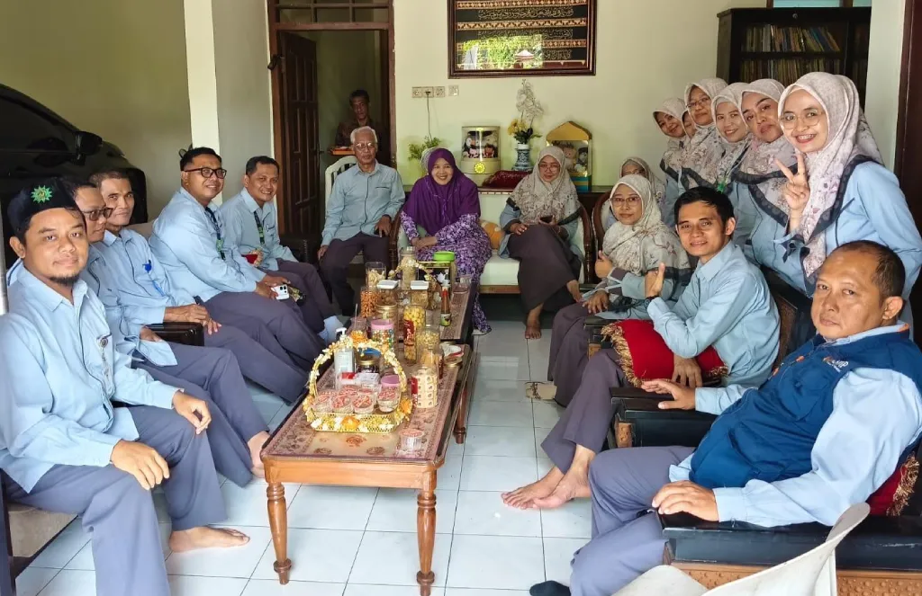 Silaturahmi Idulfitri, RSU Muhammadiyah Ponorogo Kunjungi Sesepuh