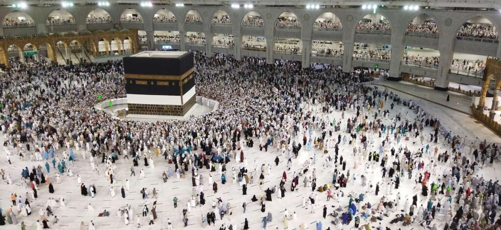 Laporan dari Makkah: Strategi Berburu Saf Guru SD Musix Surabaya Jalani Umrah Ramadan