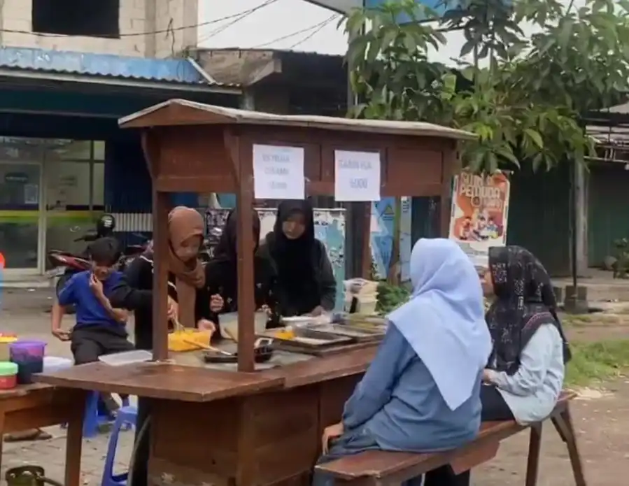 Praktik Kewirausahaan Digelar, PC IPM Krian dan PD IPM Sidoarjo Bekali Pelajar Keterampilan Usaha