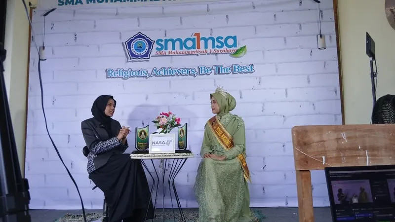 Raih Runner-up Putri Muslimah Jawa Timur, Siswa Smamsa Berbagi Kisah di Podcast NASA.