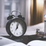 Demi Masa: Mengelola Waktu sebagai Jalan Menuju Keberuntungan Hakiki