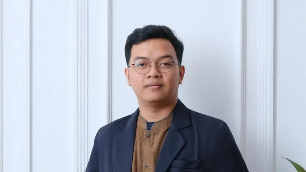 Benarkah Cinta Bisa Menyembuhkan Trauma? Refleksi dari Film Sore: Istri dari Masa Depan