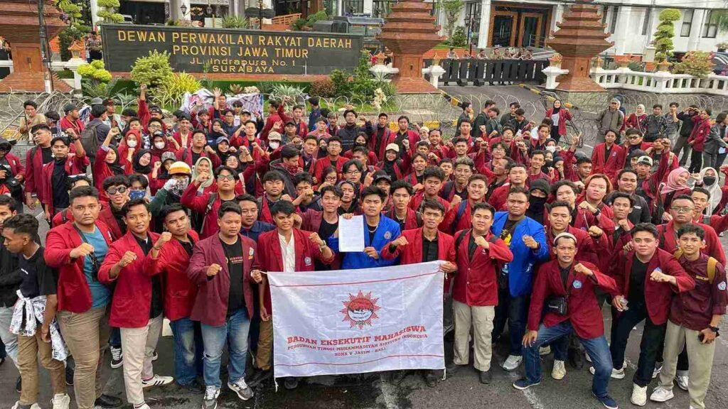 BEM PTMAI Zona V Jatim–Bali Gelar Aksi di DPRD Jatim, Tegaskan Penolakan Impunitas