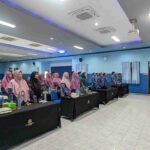 Peserta Nilai Tertinggi Pimpin Pembacaan Ikrar Mubaligh Mubalighah Karyawan RS Muhammadiyah Lamongan
