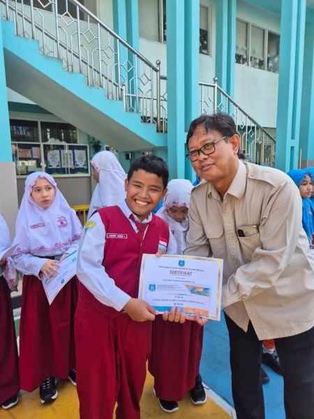 Uniknya Lomba Menulis Cerpen Perpustakaan Dauzan, Hanya Terselip 1 Siswa di Antara 15 Pemenang
