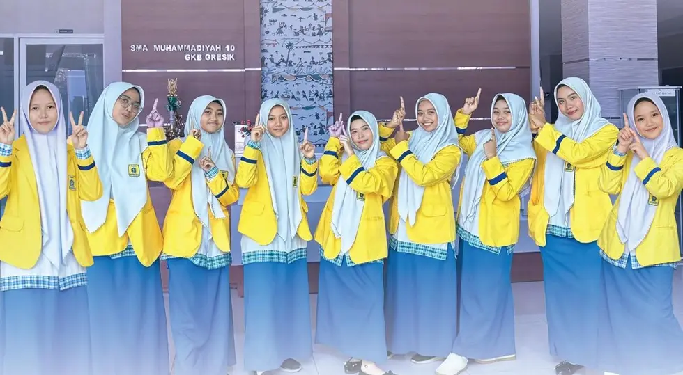 Berbagi Keberkahan Warnai Kelulusan 9 Siswa Asrama At-Tanwir SMAMIO di SNBP