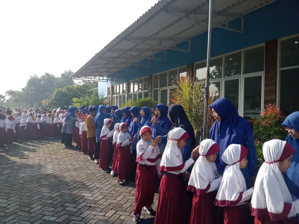Halal Bihalal SD Muhammadiyah 1 Krian Pererat Silaturahmi Warga Sekolah