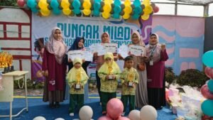 Borong Juara Lomba Mewarnai Milad ke-9 SD Mudri, Siswa TK ABA 49 Gresik Ukir Prestasi