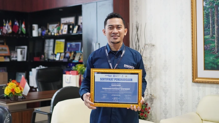Humas Smamita Terima Nominasi sebagai Kontributor Terproduktif dalam Resepsi dan Awarding Milad 1 Dekade PWMU.CO