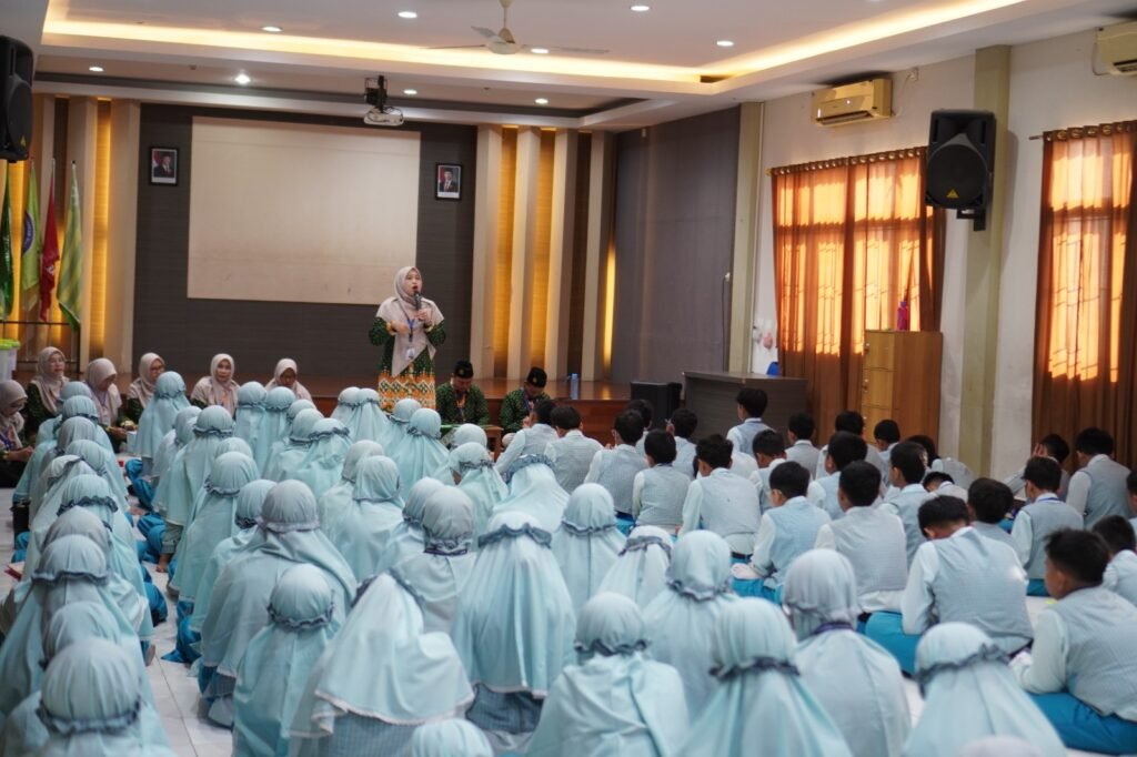 Ujian Rasa Panggung: Ratusan Murid SD Muhammadiyah Manyar Tampil Berani dan Tunjukkan Kompetensi