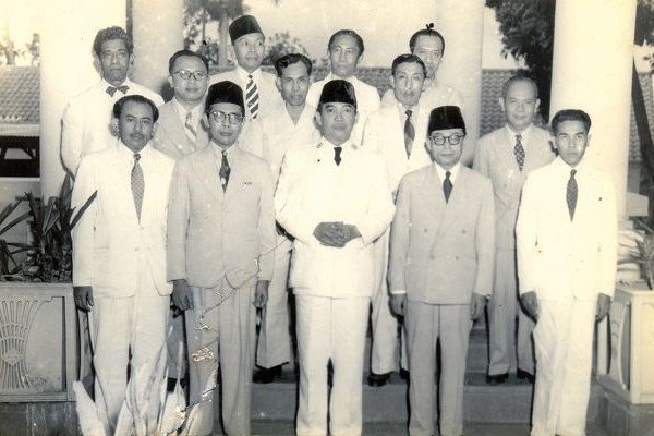 12 Penandatangan Mosi Integral: Muslim, Non-Muslim, PKI Pun Mendukung. Siapa Mereka?