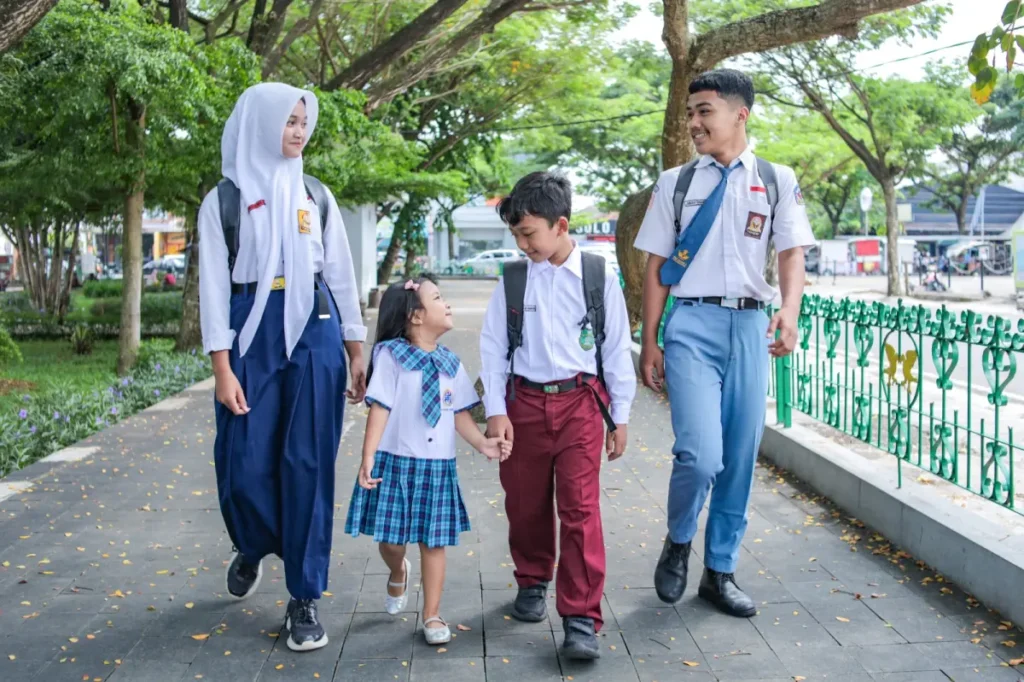 Sekolah Tetap Tatap Muka di Tengah Kebijakan WFH
