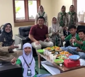 Kolaborasi Memasak Warnai Student Exchange SMP Muhammadiyah 8 Batu dan Siswa Thailand