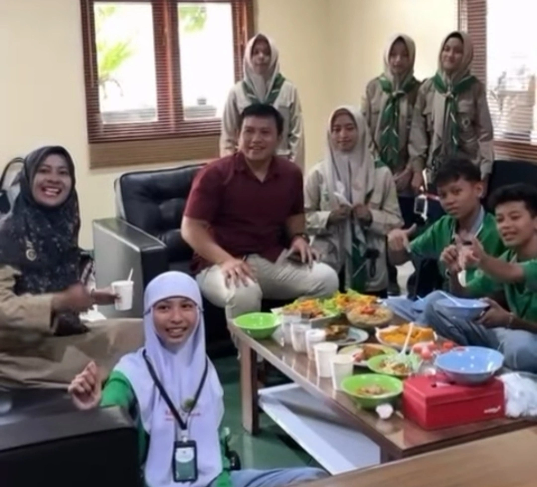 Kolaborasi Memasak Warnai Student Exchange SMP Muhammadiyah 8 Batu dan Siswa Thailand