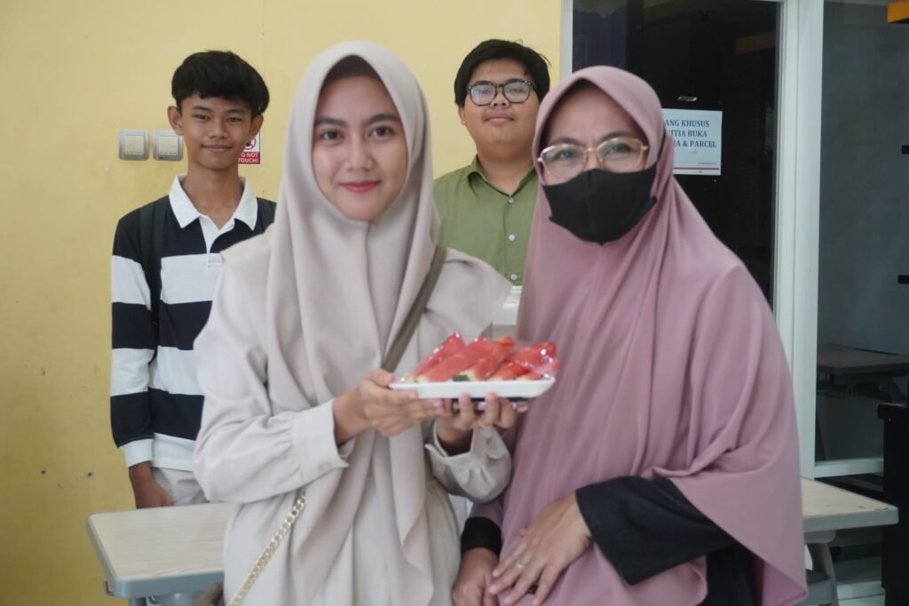 Youth Market “Exploring High School Entrepreneurs” Smamsatu Asah Jiwa Entrepreneur Siswa