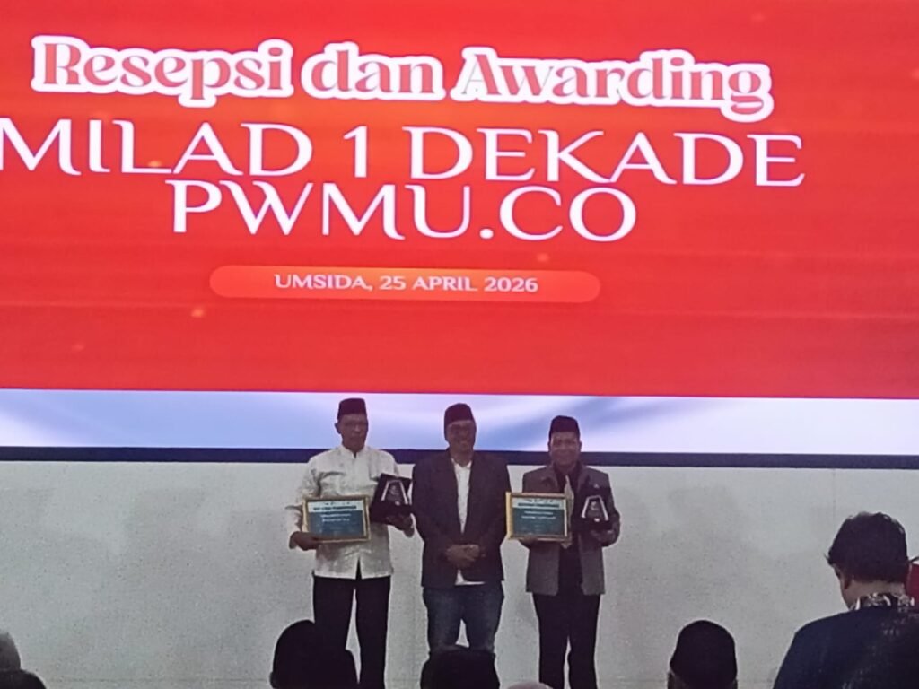 Eksistensi Pendidikan Dasar: Dua SD Muhammadiyah Unggulan Surabaya Raih Penghargaan PWMU.CO