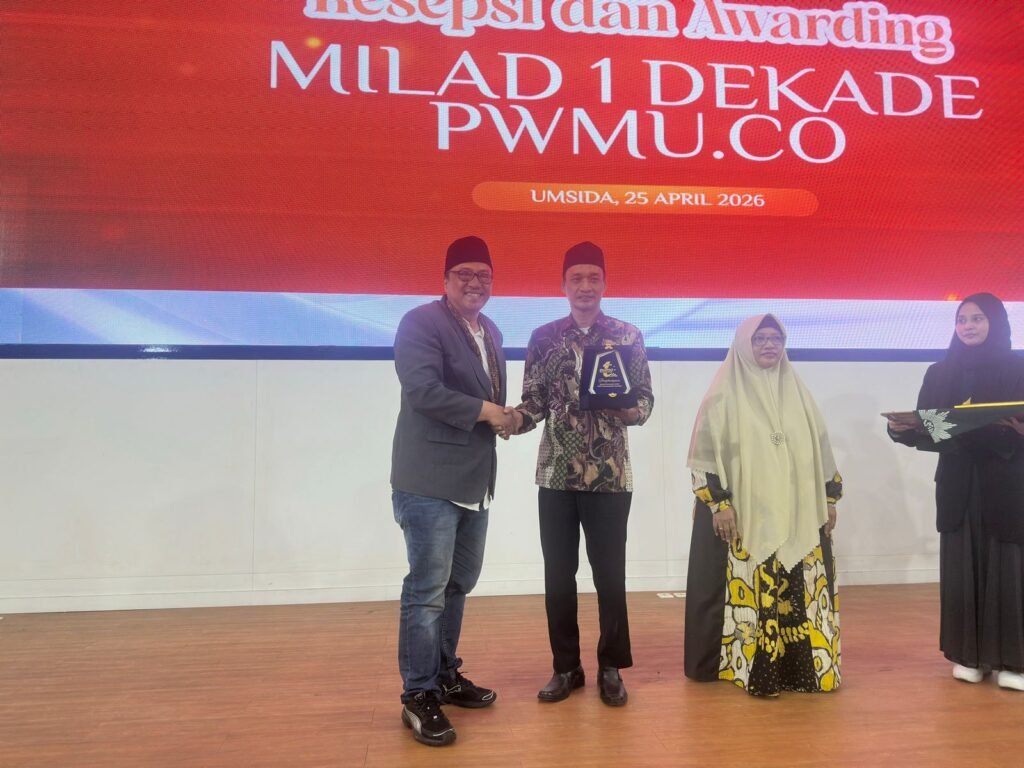 Spemma Surabaya Sabet Penghargaan Sekolah Berwawasan Global Milad 1 Dekade PWMU.CO