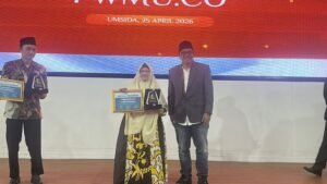 Smamda Sidoarjo Terima Anugerah Sekolah Inovatif dan Berkemajuan Milad 1 Dekade PWMU.CO