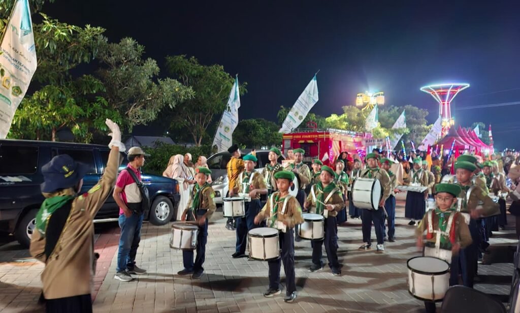 Gempita Drumband Gita Surya Persada Tampil Memukau di Pembukaan MTQ Ke-32 Gresik