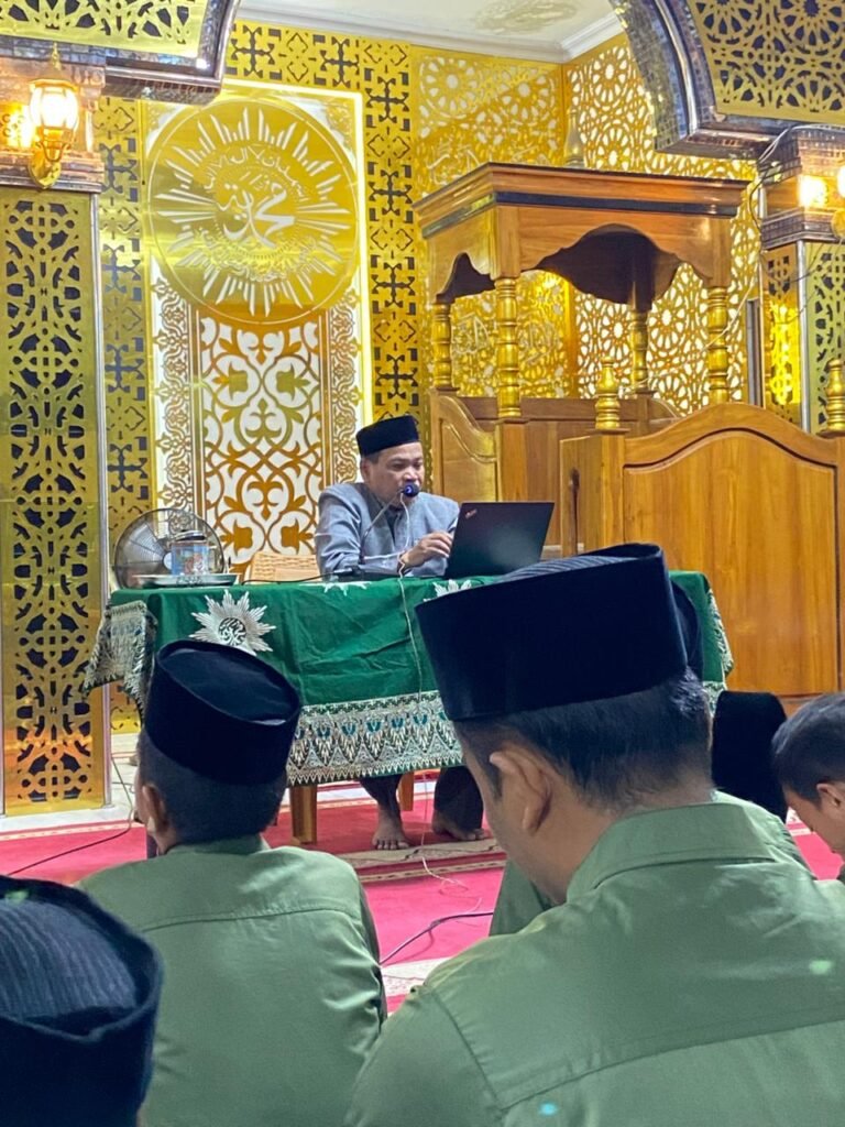 Di hadapan Santri, Kiai Sudirman Tekankan Bahaya Syirik