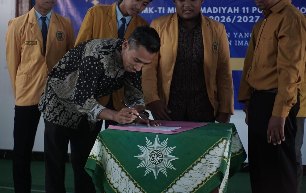 Cak Lutfi Tekankan Tiga Aspek Penting dalam Pelantikan IPM SMK TI Pondok Modern Paciran