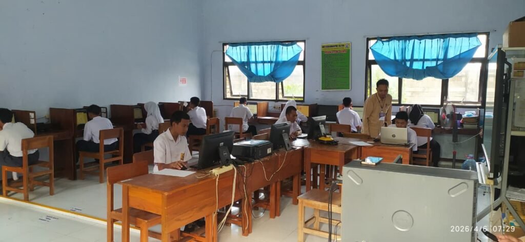 Siswa SMP Muhammadiyah 1 Blitar dan Anak Binaan LPKA Blitar Bersatu Taklukkan Ujian TKA