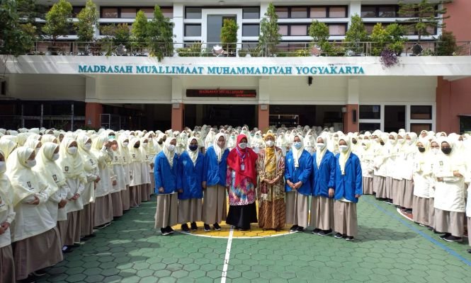 Hebat! 5 Siswi Mu’allimaat Yogyakarta Lolos Kampus Bergengsi Luar Negeri
