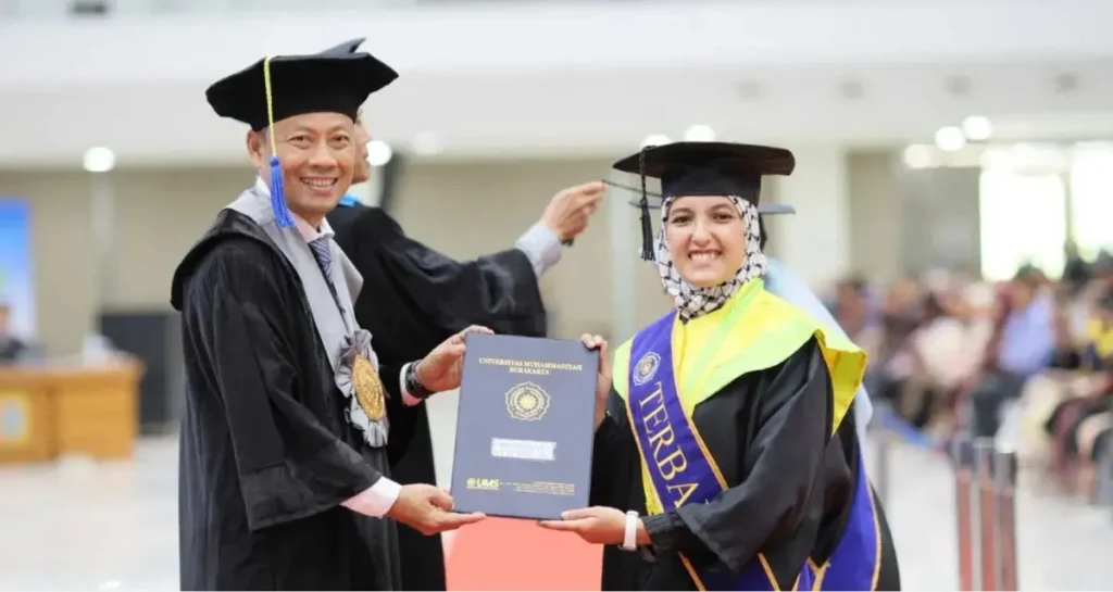 Mahasiswi Asal Mesir Raih IPK Sempurna di UMS, Kuasai Riset Perbankan Syariah