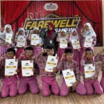 Polyglot Camp Ditutup Meriah, Siswa IKROM Wage Tampil Percaya Diri di Panggung