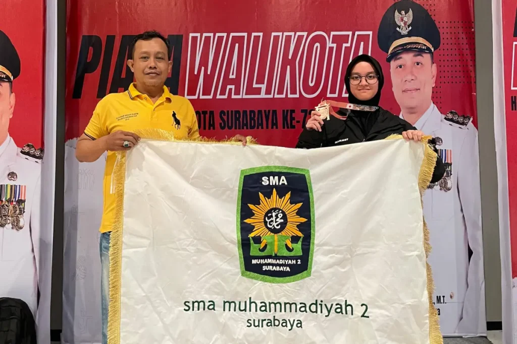Siswi SMAMDA Surabaya Raih Juara Anggar Piala Wali Kota