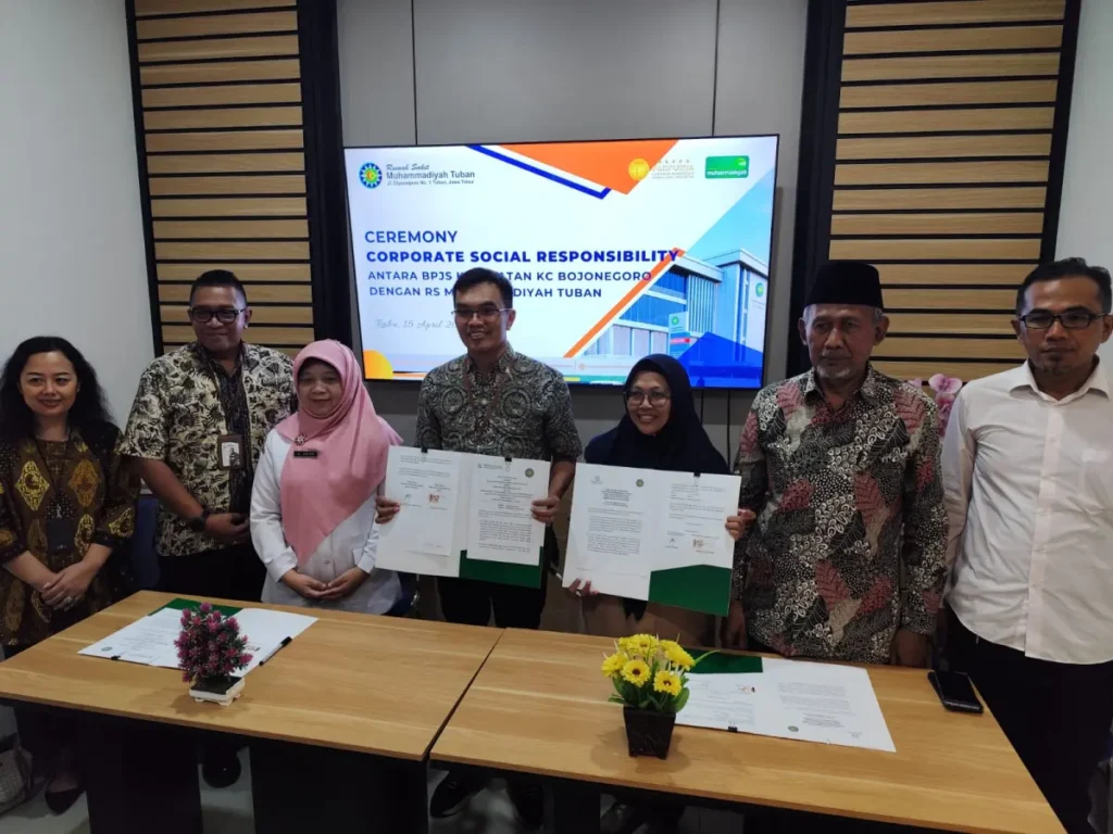 RS Muhammadiyah Tuban Salurkan Dana CSR BPJS Kesehatan untuk 100 Peserta JKN