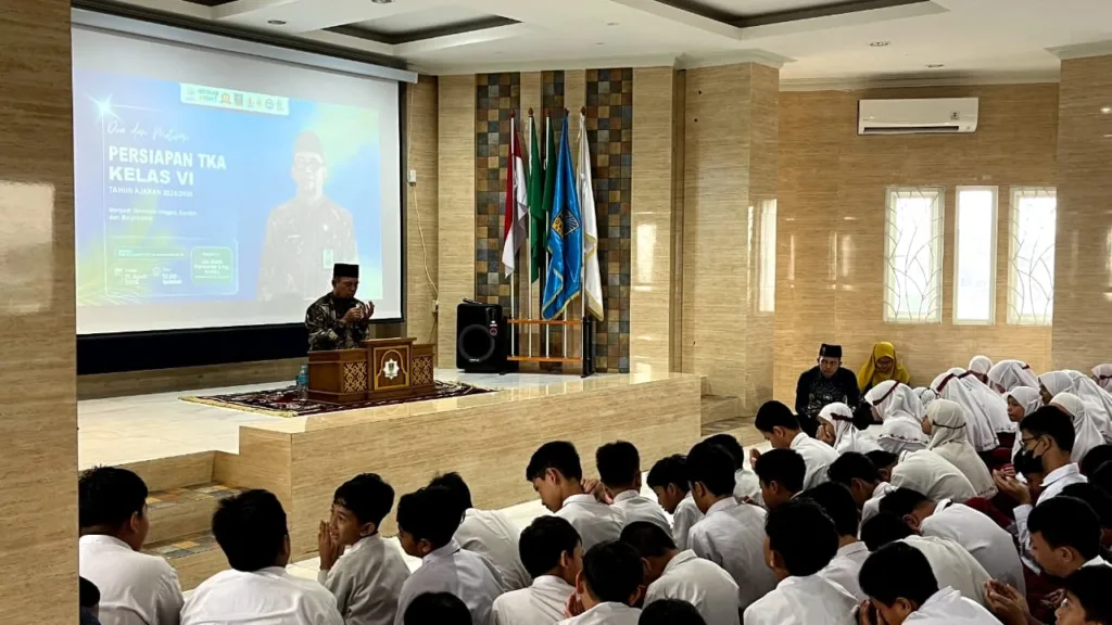 SD Muhammadiyah 18 Surabaya Selenggarakan Doa Bersama untuk Siswa Kelas VI