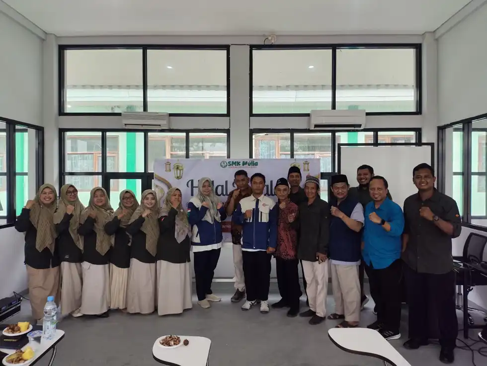 SMK Muhammadiyah 5 Gresik Tuan Rumah Halalbihalal dan Pelatihan Entrepreneur FOSKAM