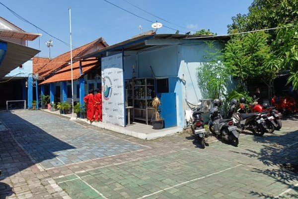 Halaman SMP Muhammadiyah 3 Surabaya yang berlokasi di Jl. Plemahan 7/14, Tegalsari (Foto: Y. Dwipa Wijaya/PWMU.CO)