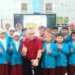 Dari Kelas ke Dunia, SD Plus Muhammadiyah Brawijaya Hadirkan Native Speaker dari London