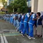 Siswa SMK Muda Genteng Gelar Halalbihalal Hari Pertama Sekolah
