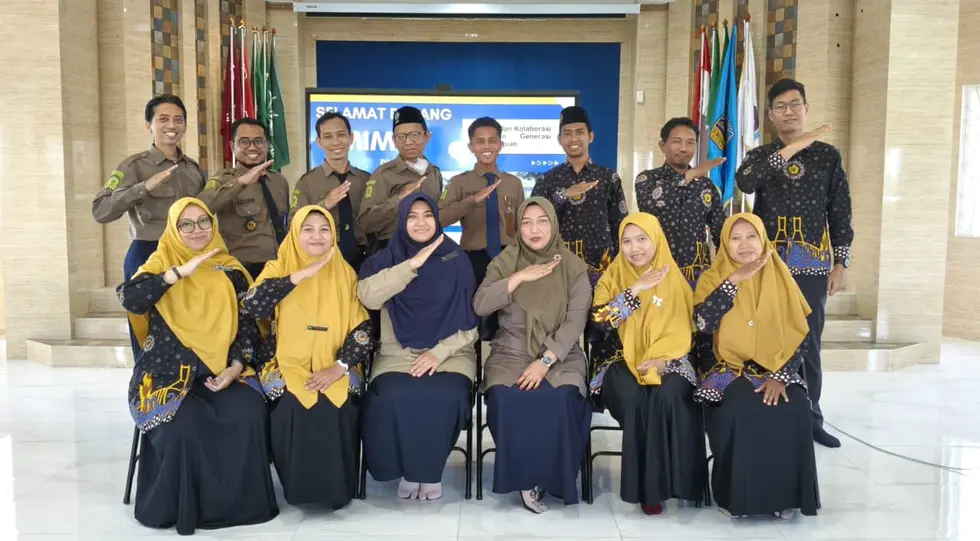 Studi Tiru MIM 27 Surabaya ke SD Muhammadiyah 18 untuk Pengelolaan Sarana Prasarana