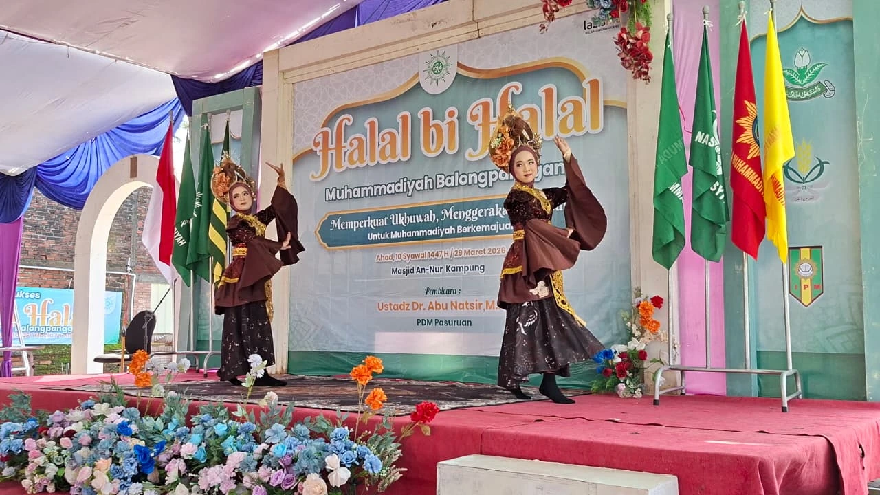 Tari Rancangkapti SD Mutu Kagumi Meriahkan Halalbihalal PCM Balongpanggang