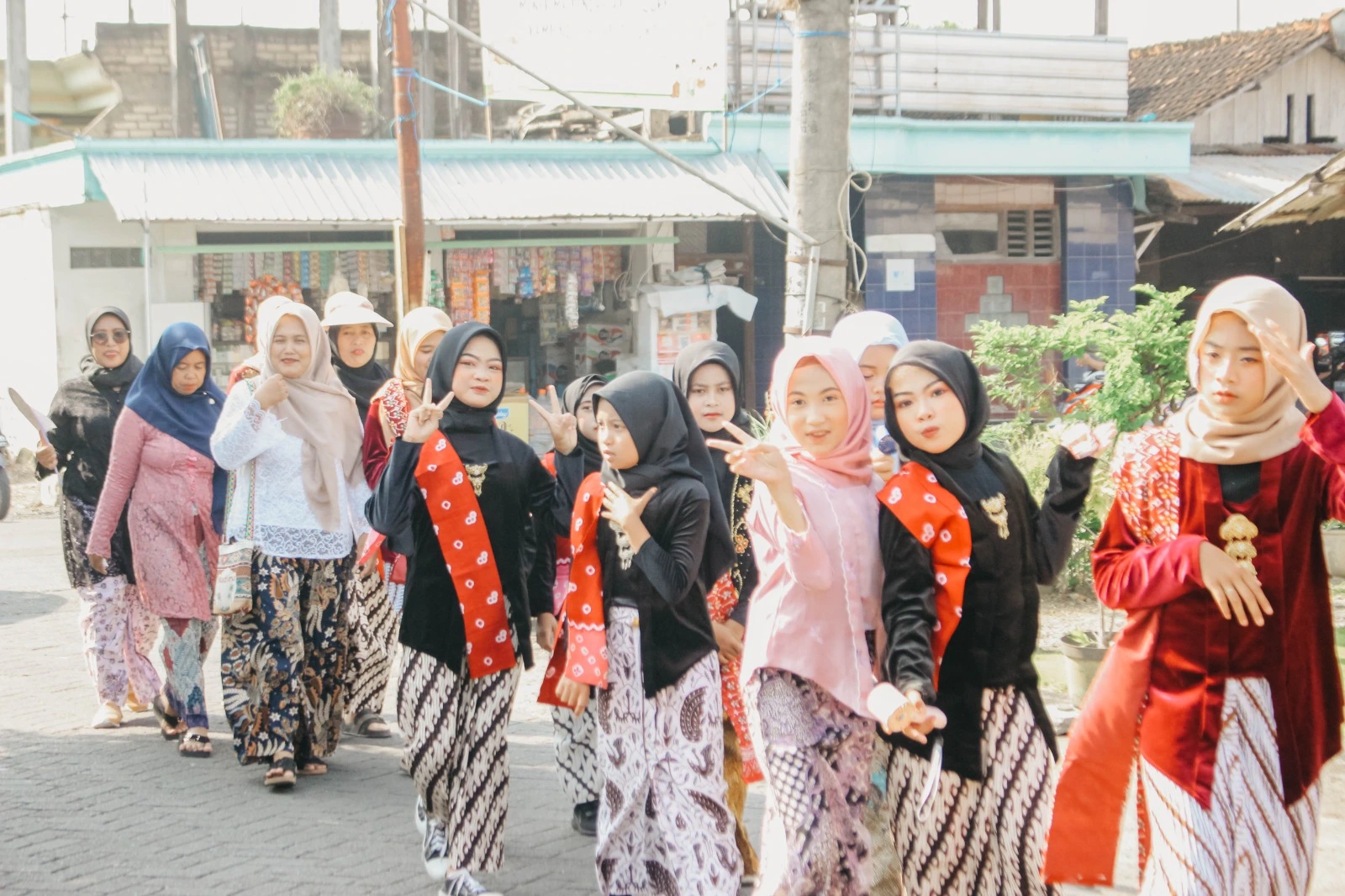 Tiga Lembaga di Bulubrangsi Kolaborasi Peringati Kartini Lewat Kirab dan Lomba